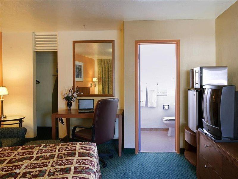 Americas Best Value Inn - Livermore Extérieur photo