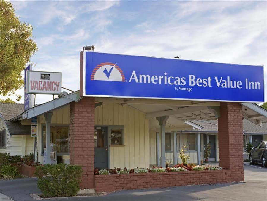 Americas Best Value Inn - Livermore Extérieur photo